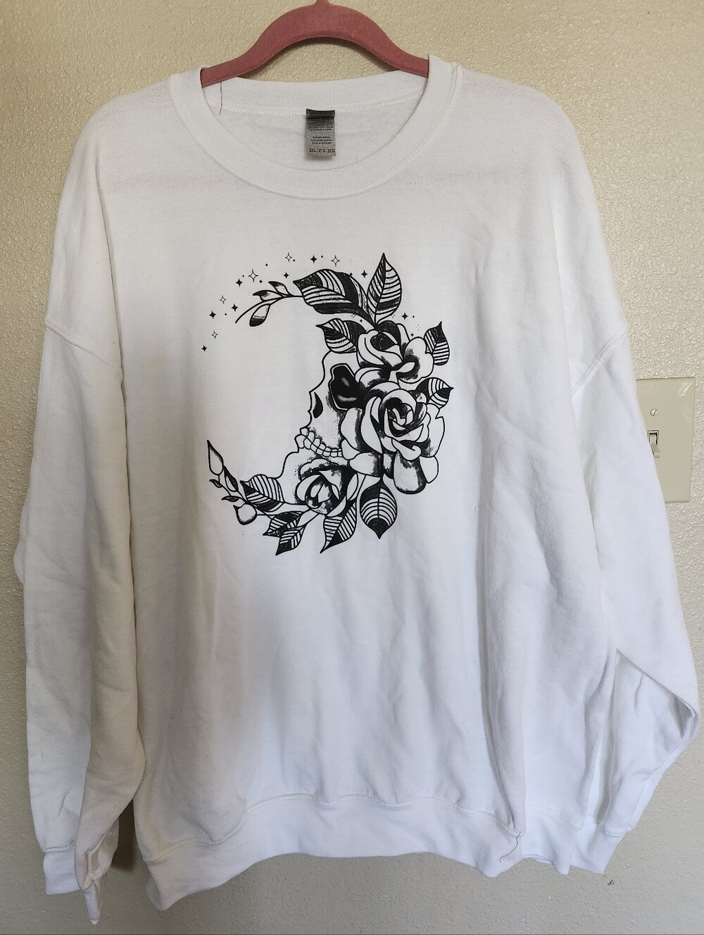 White Skull Rose Moon Graphic Sweatshirt – Sz 2XL Heavy Blend Lightweight/ Warm
